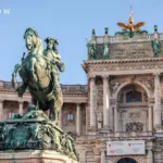 Descubre la majestuosidad del Palacio Hofburg en Viena: una visita imprescindible en tu viaje de turismo por Europa